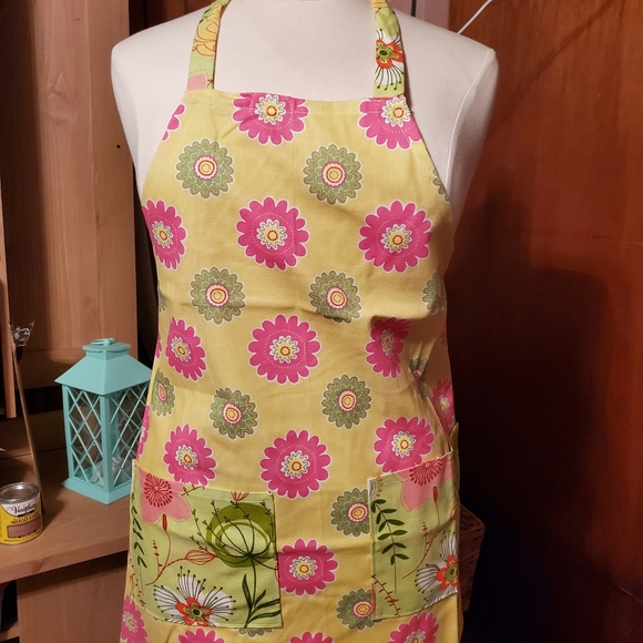 APRONS - Picture 5 of 16